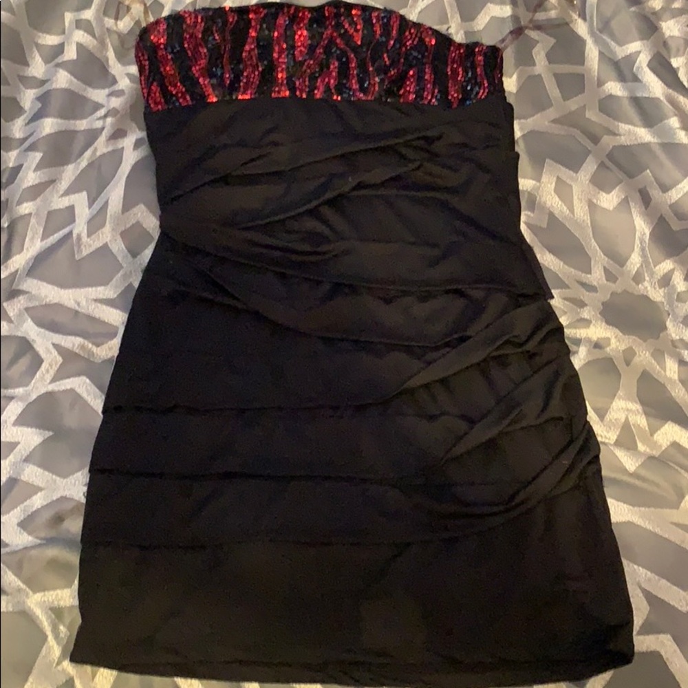 Strapless body on dress